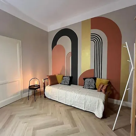 Lunaria Apartment *